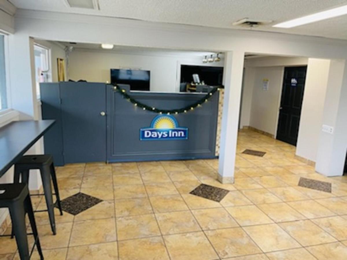 Days Inn And Suites By Wyndham Port Huron Zewnętrze zdjęcie