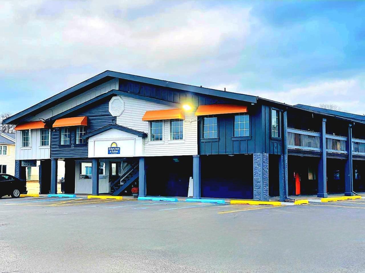 Days Inn And Suites By Wyndham Port Huron Zewnętrze zdjęcie