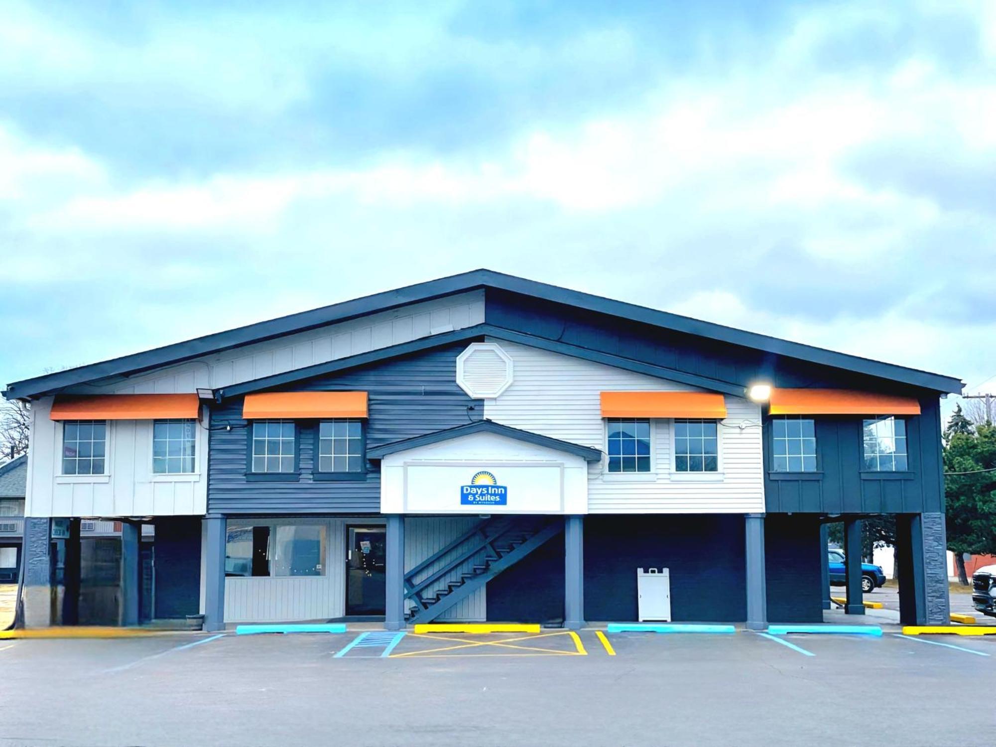 Days Inn And Suites By Wyndham Port Huron Zewnętrze zdjęcie