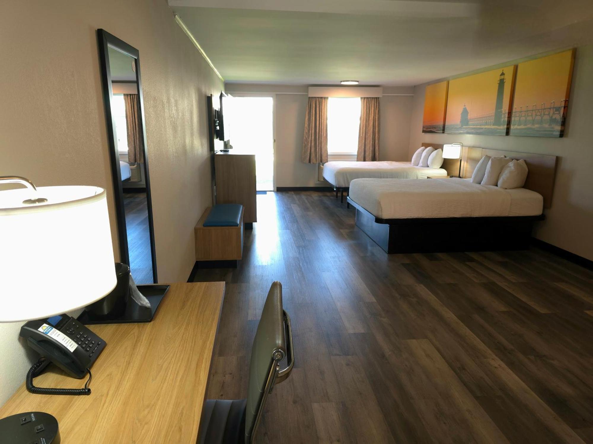 Days Inn And Suites By Wyndham Port Huron Zewnętrze zdjęcie